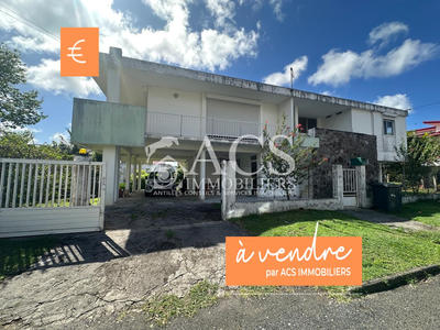 Maison - 220 m² - 6 pièces