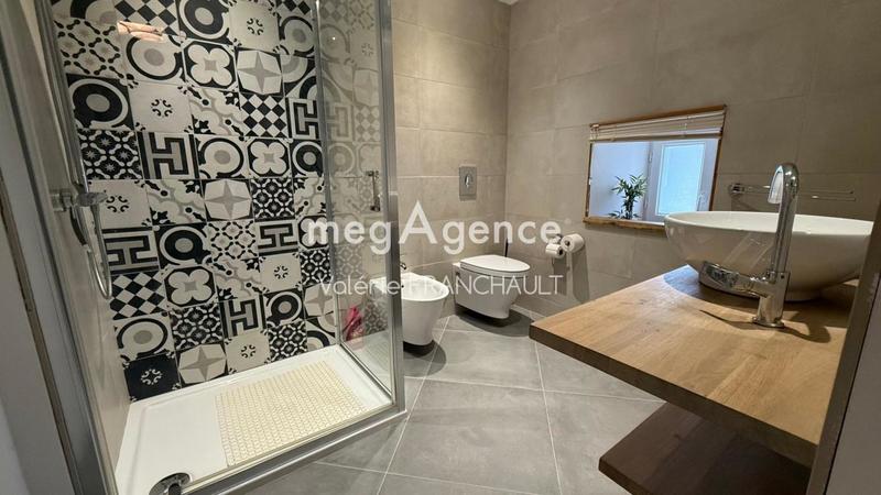 Maison - 211 m² - 10 pièces