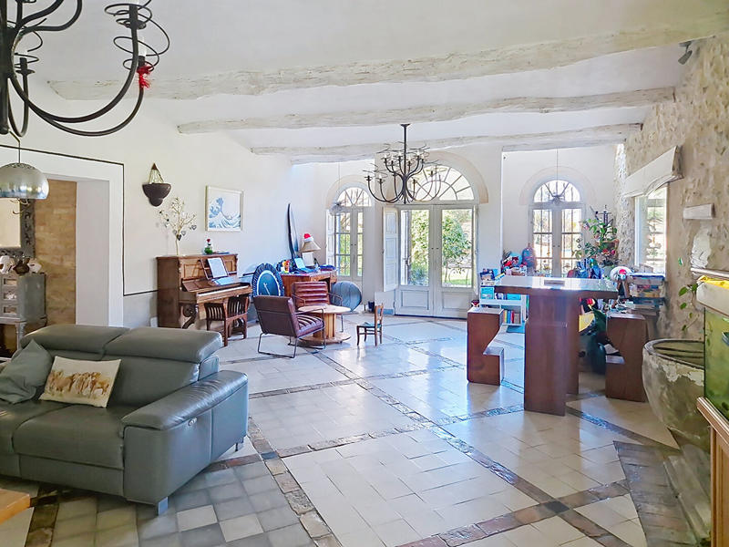 Maison - 313 m² - 6 pièces