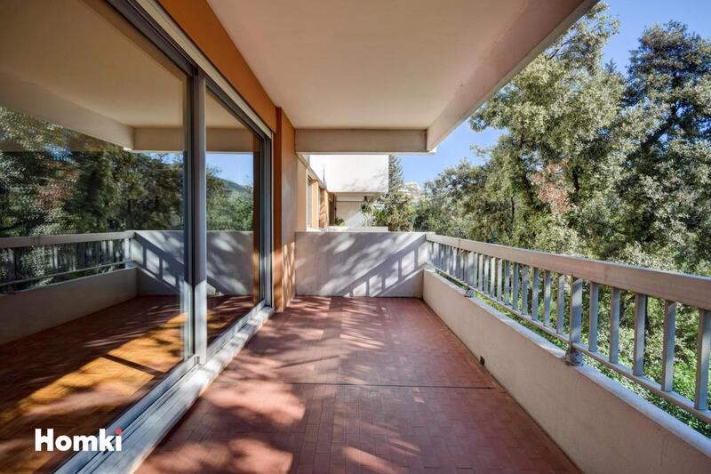 Appartement - 99 m² - 4 pièces