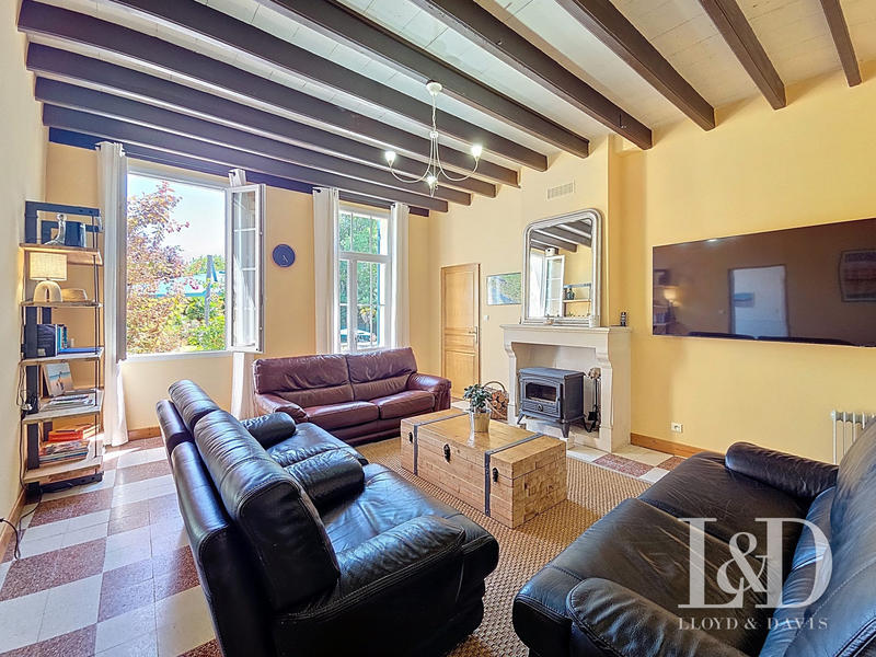 Maison - 376 m² - 15 pièces