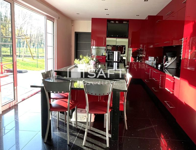 Maison - 340 m² - 7 pièces