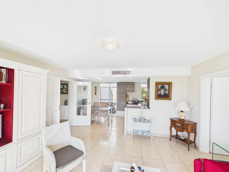 Appartement - 77 m² - 3 pièces