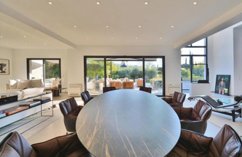 Villa - 250 m² - 7 pièces