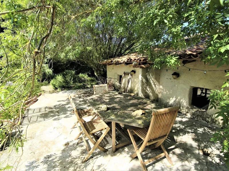 Maison - 285 m² - 10 pièces