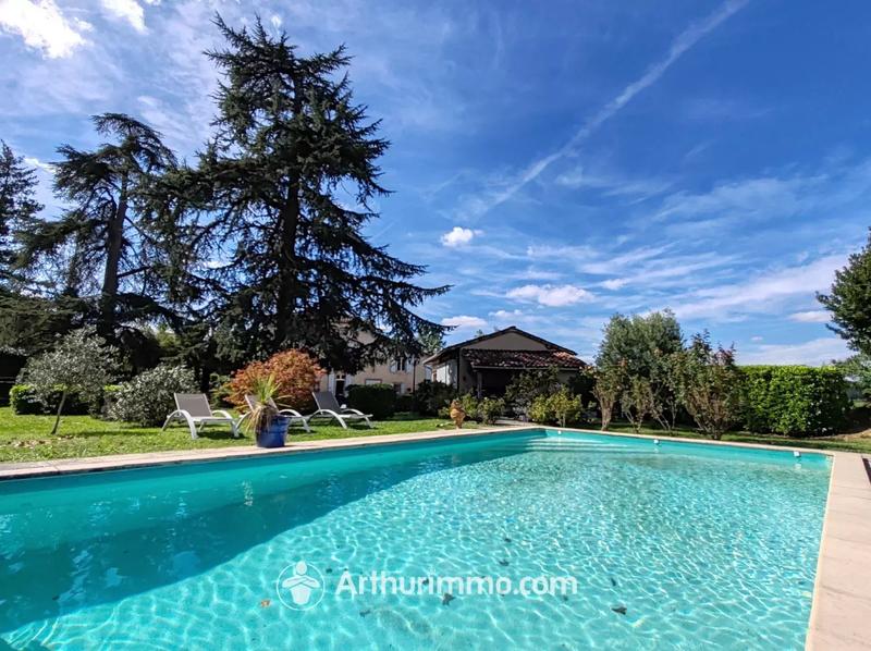 Maison - 300 m² - 7 pièces