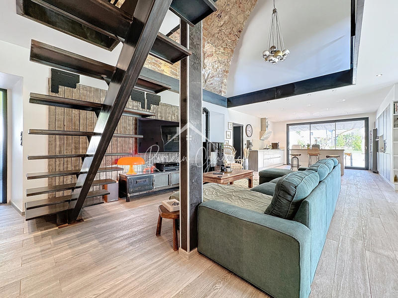 Villa - 196 m² - 5 pièces