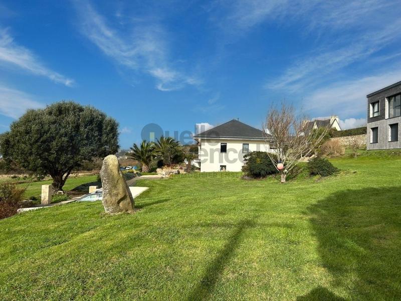 Maison - 216 m² - 9 pièces