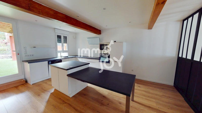 Maison - 181 m² - 8 pièces