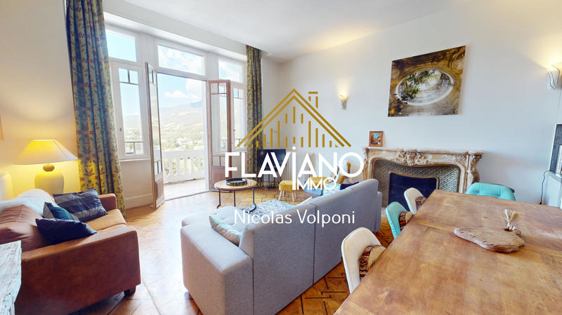 Appartement - 92 m² - 4 pièces