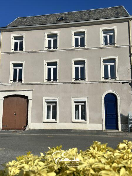 Maison - 218 m² - 9 pièces