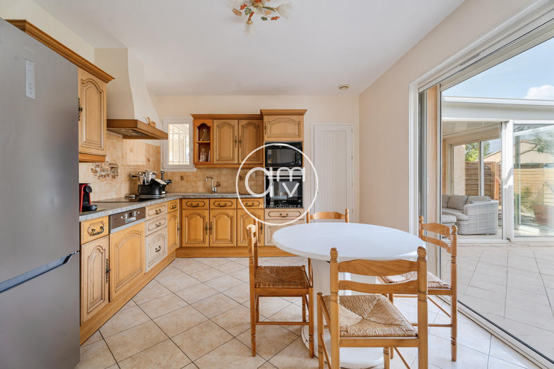 Maison - 253 m² - 9 pièces