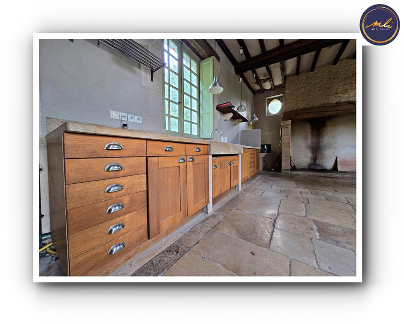 Manoir - 340 m² - 8 pièces