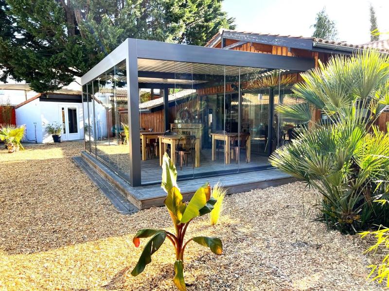 Maison - 233 m² - 9 pièces