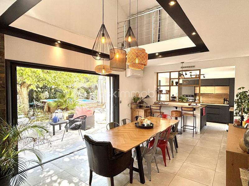 Maison traditionnelle - 164 m² - 7 pièces