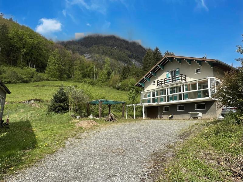 Maison - 170 m² - 8 pièces