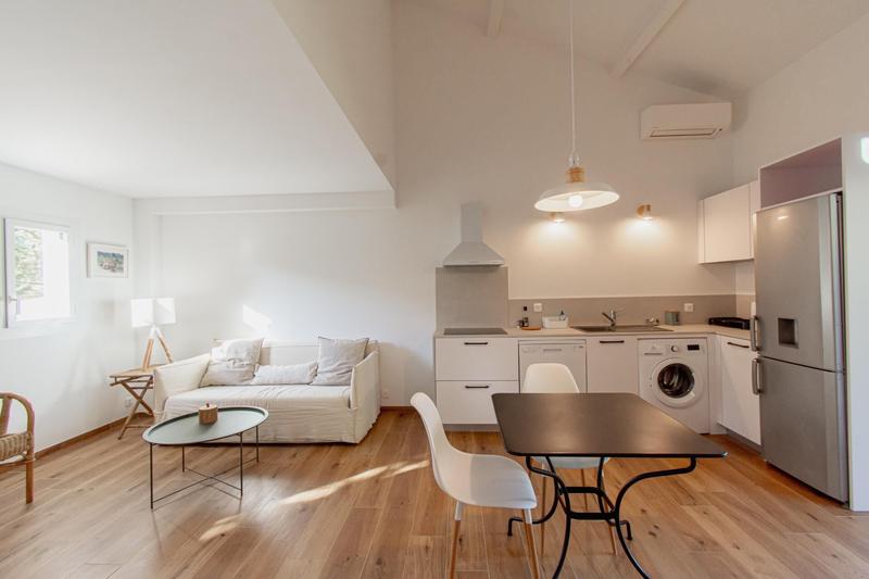 Local commercial - 1 171 m² - 58 pièces