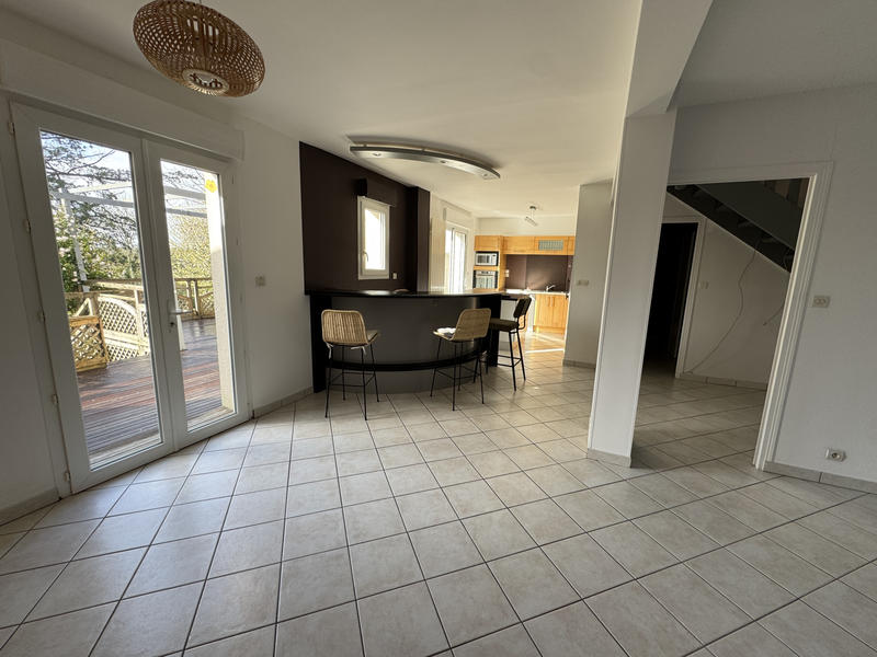Maison - 156 m² - 8 pièces