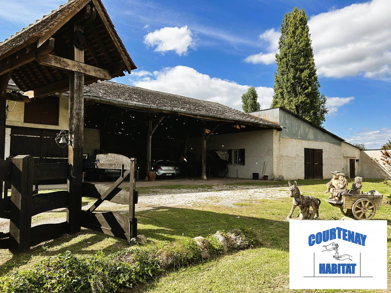 Maison traditionnelle - 280 m² - 7 pièces