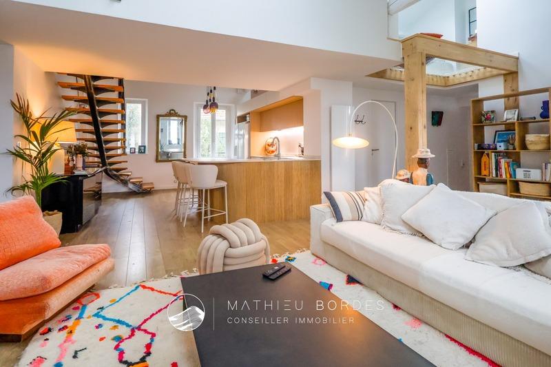 Loft - 132 m² - 5 pièces