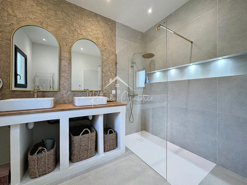 Maison - 99 m² - 4 pièces