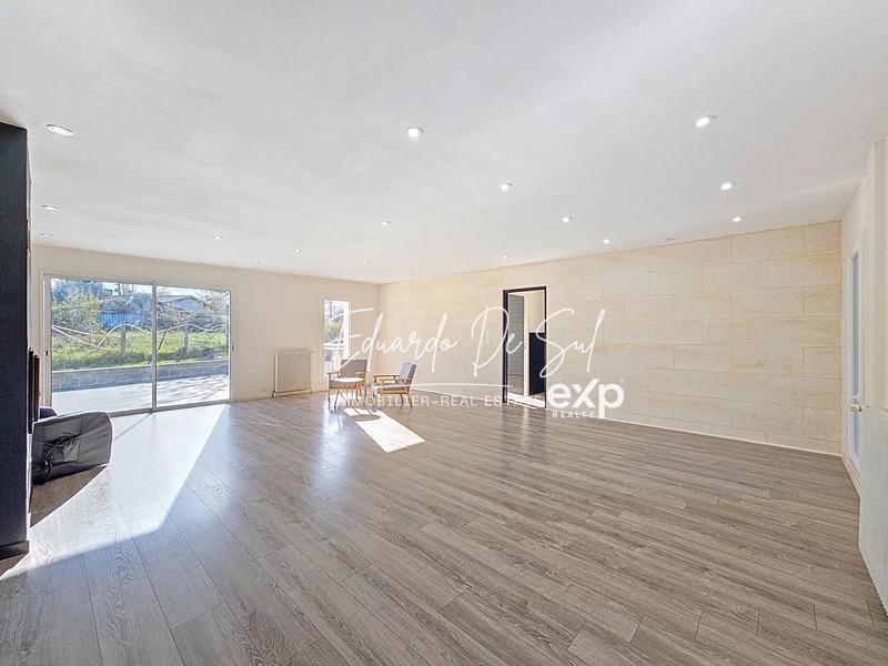 Maison - 161 m² - 6 pièces