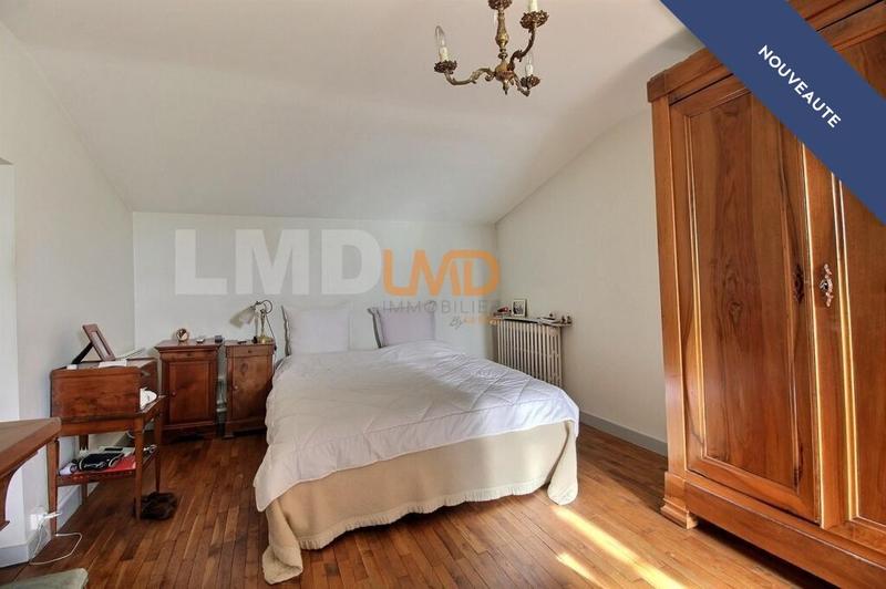 Demeure - 261 m² - 8 pièces