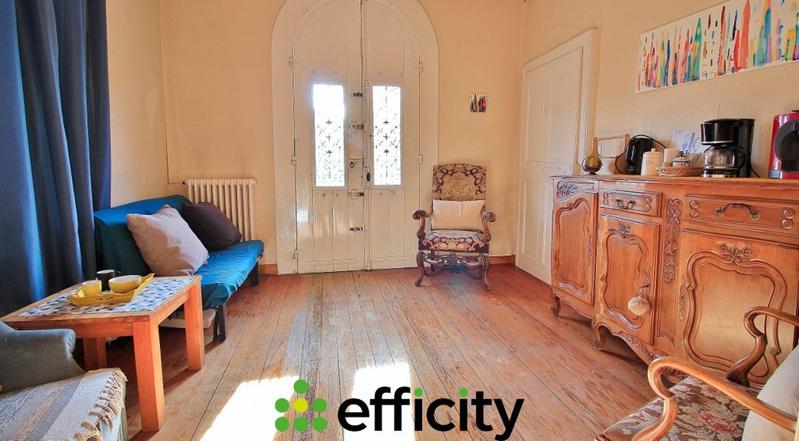 Maison - 1 000 m² - 33 pièces