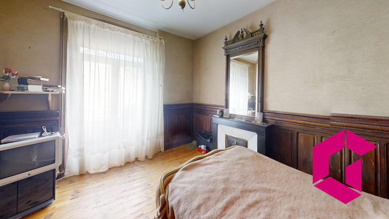 Maison - 255 m² - 10 pièces