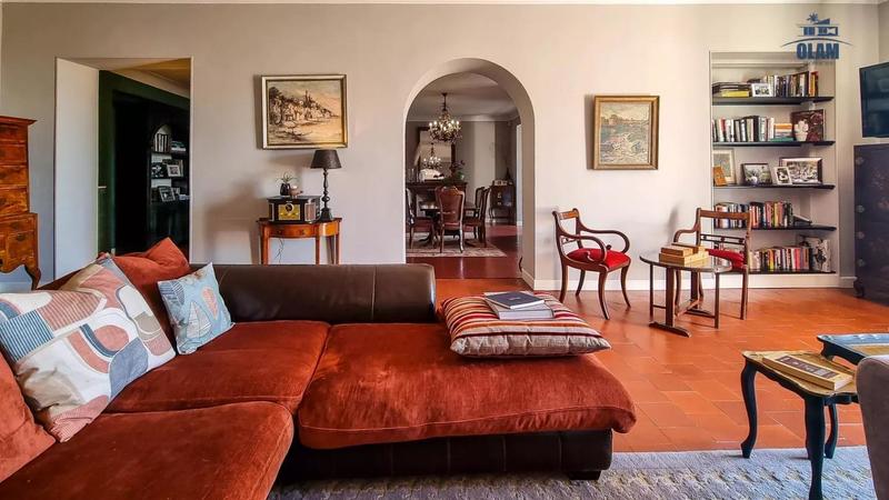 Maison - 377 m² - 12 pièces