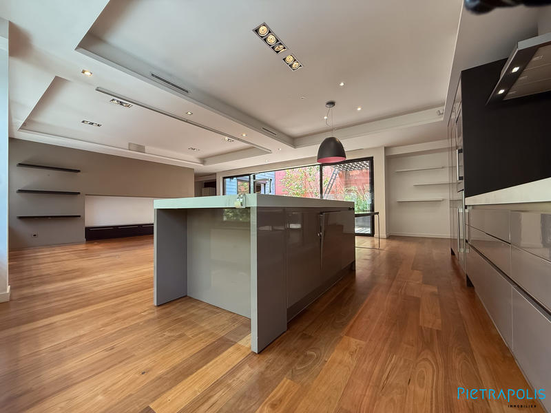 Appartement - 171 m² - 5 pièces