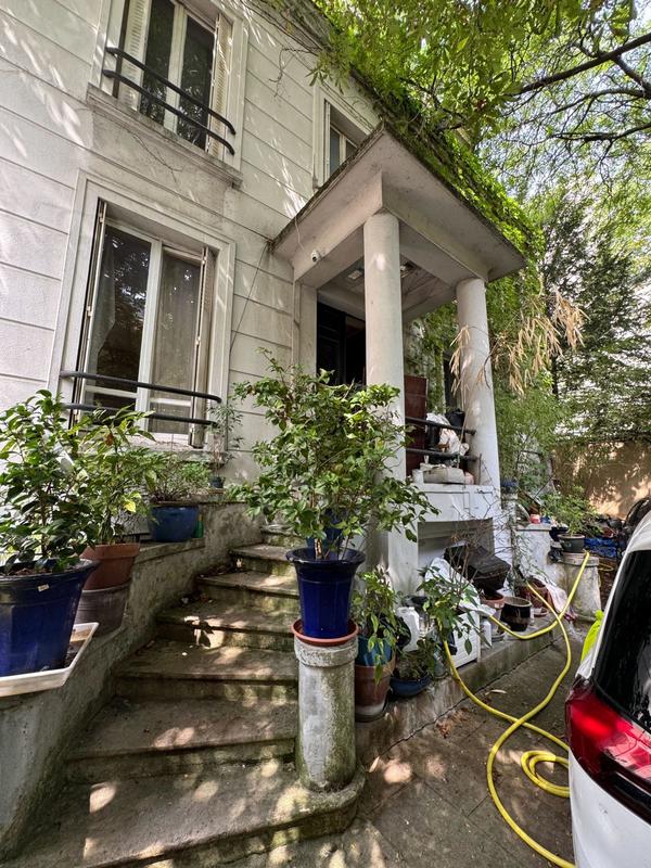 Maison - 270 m² - 11 pièces