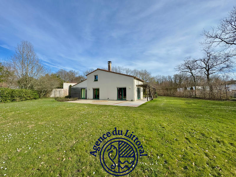 Maison - 240 m² - 6 pièces