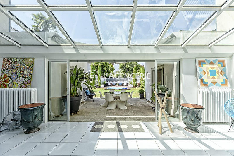 Maison - 380 m² - 7 pièces