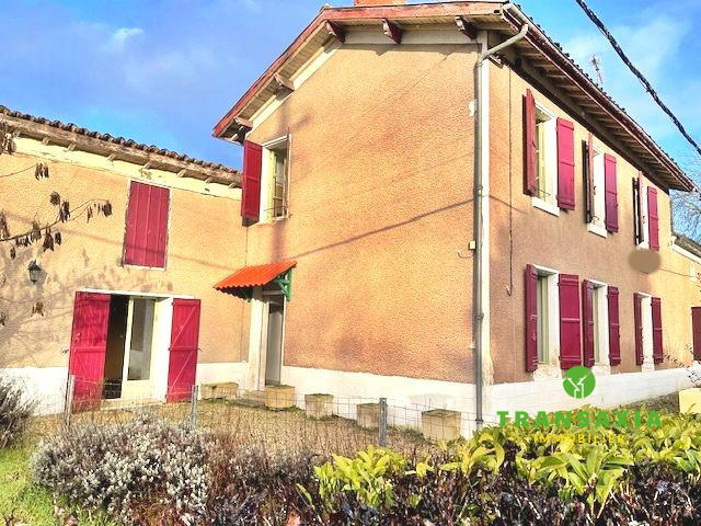 Maison ancienne - 198 m² - 8 pièces