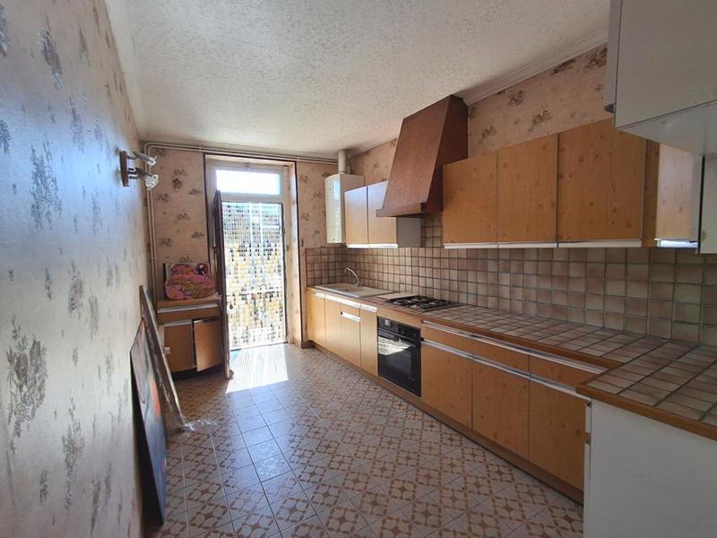 Maison - 170 m² - 9 pièces