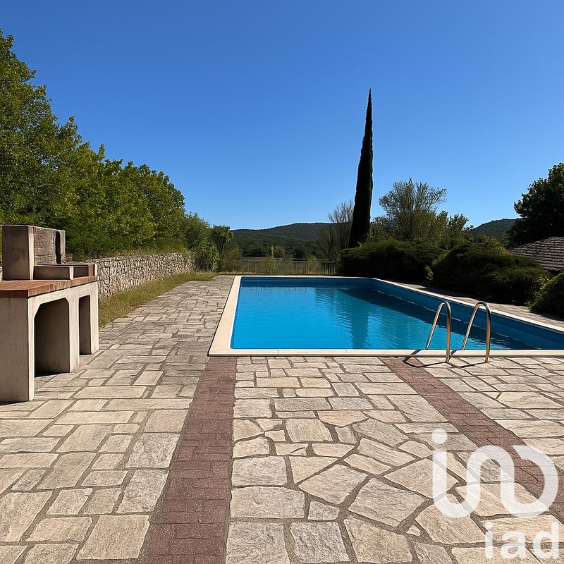 Maison - 230 m² - 10 pièces