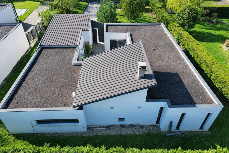 Propriété - 169 m² - 7 pièces