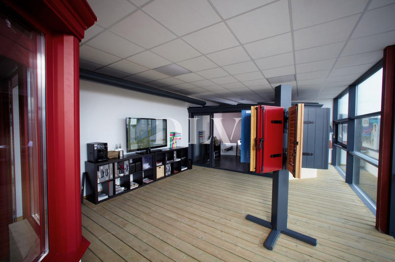 Immeuble - 1 700 m²