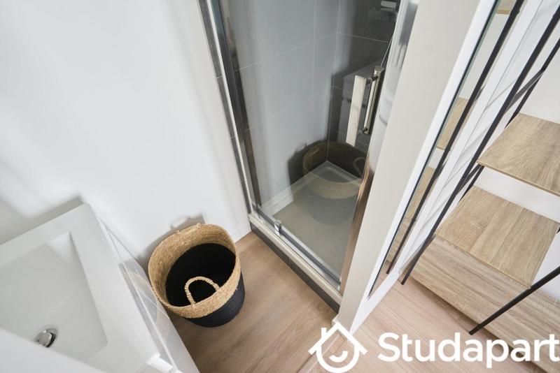 Chambre - 11 m² - 1 pièce