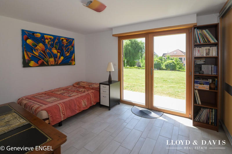 Maison contemporaine - 255 m² - 9 pièces