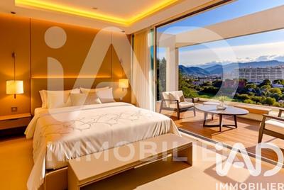 Appartement - 250 m² - 5 pièces