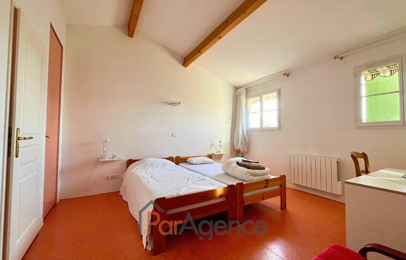 Maison - 202 m² - 6 pièces