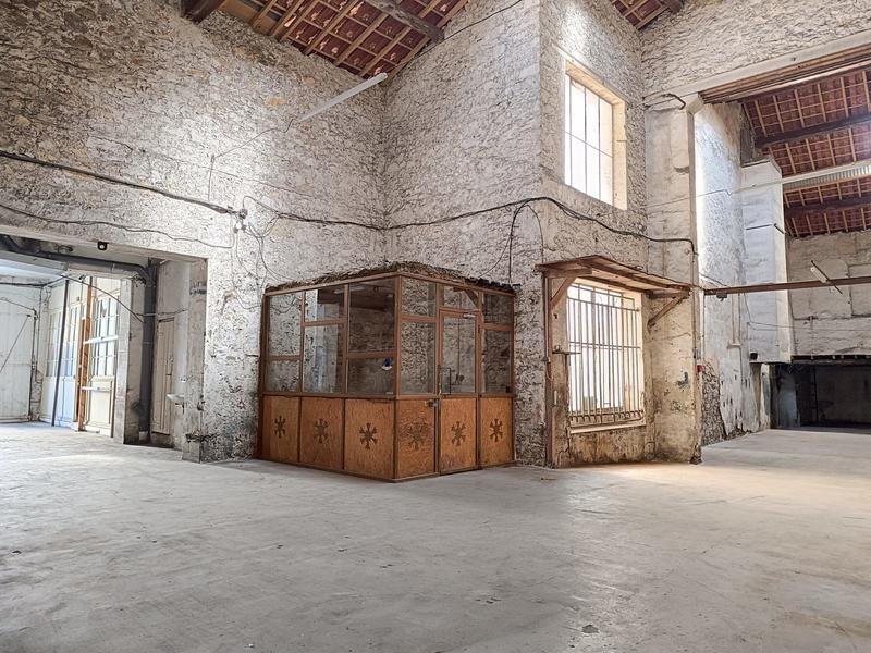 Local commercial - 233 m²