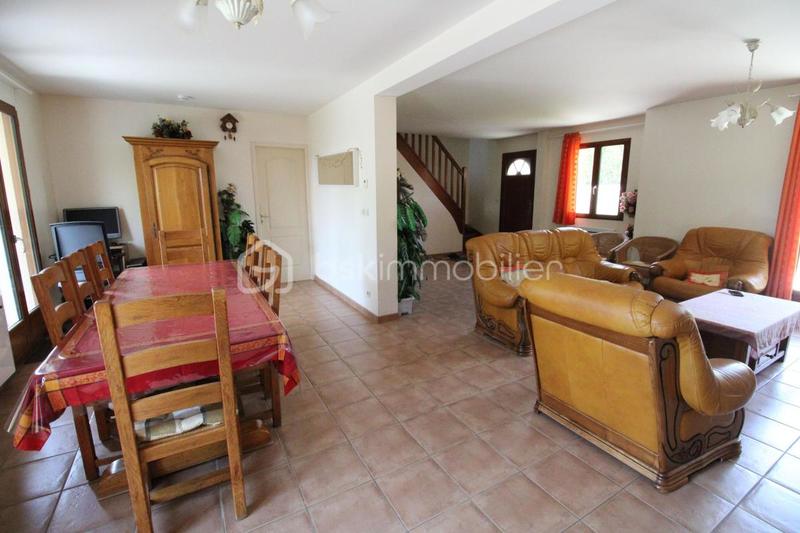 Maison traditionnelle - 139 m² - 7 pièces