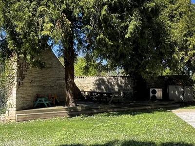 Propriété - 338 m² - 10 pièces