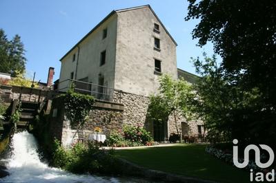 Maison - 1 610 m² - 18 pièces