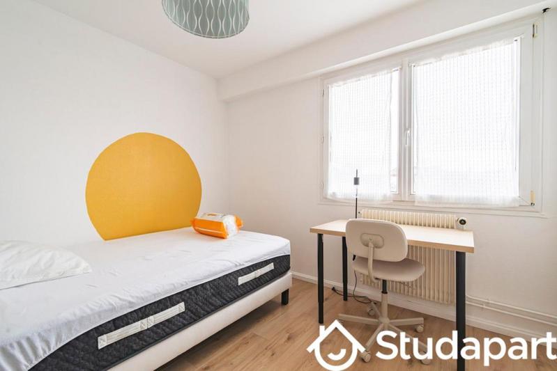 Chambre - 11 m² - 1 pièce