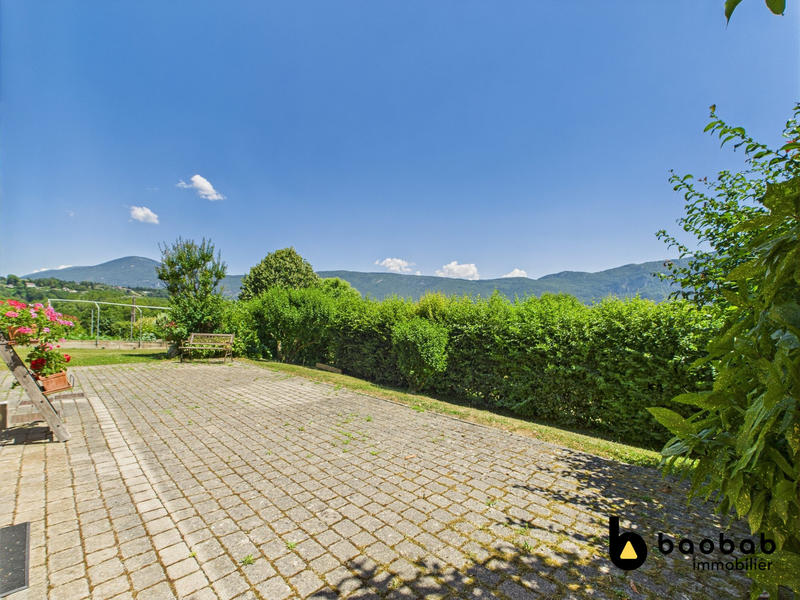 Maison - 320 m² - 12 pièces