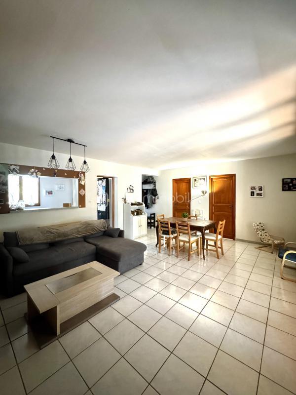 Maison traditionnelle - 93 m² - 4 pièces